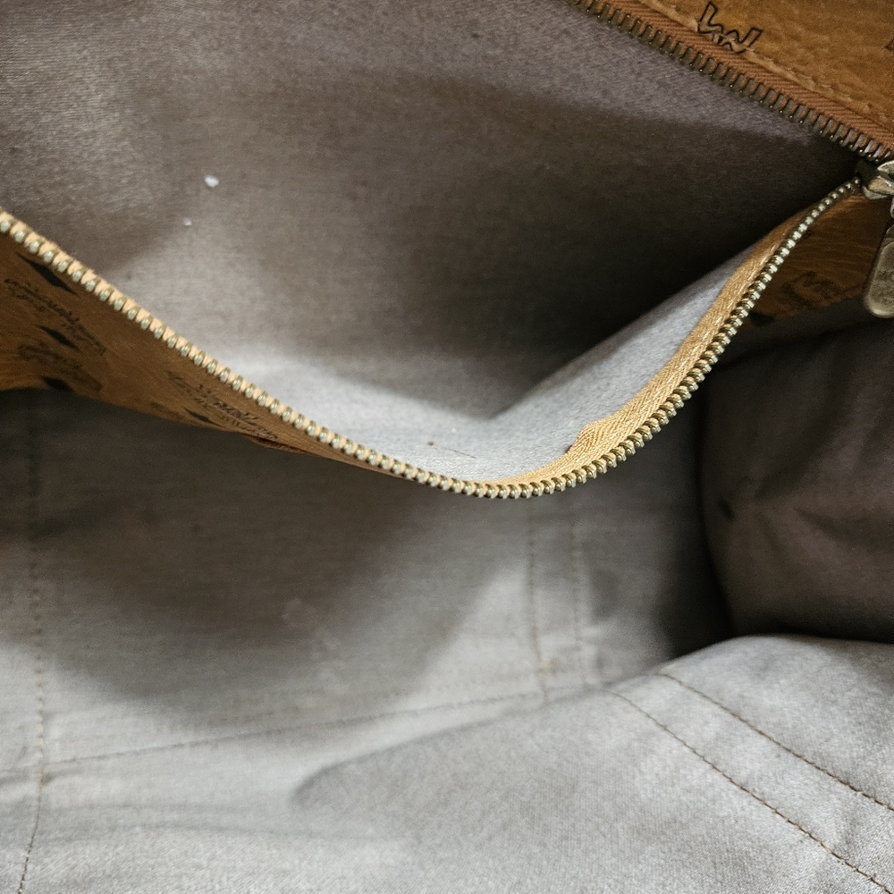 💘💯MCM Leather Shoulder Bag😃😄 - Picture 6 of 11